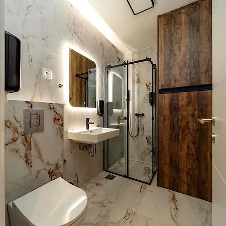 Dark Nest 1 Apartman *