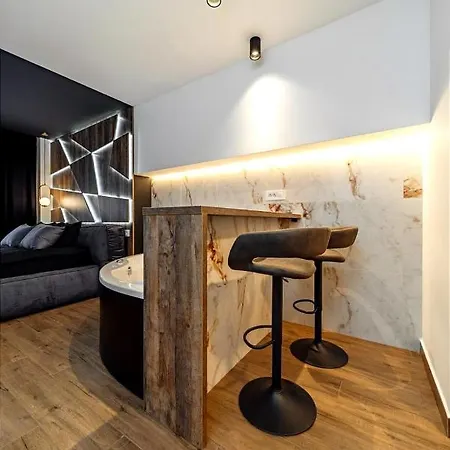Apartment Dark Nest 1 *